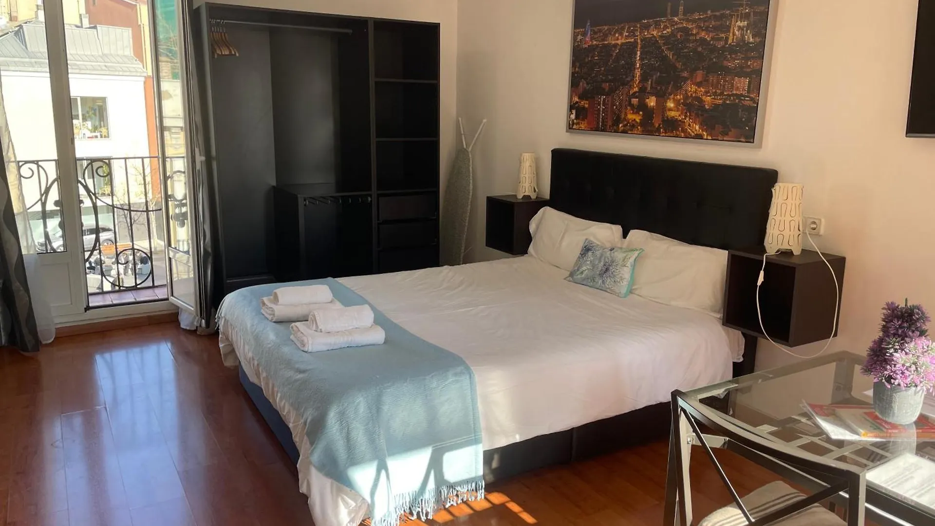 Apartamentos Barcelona - Iberia 0*,