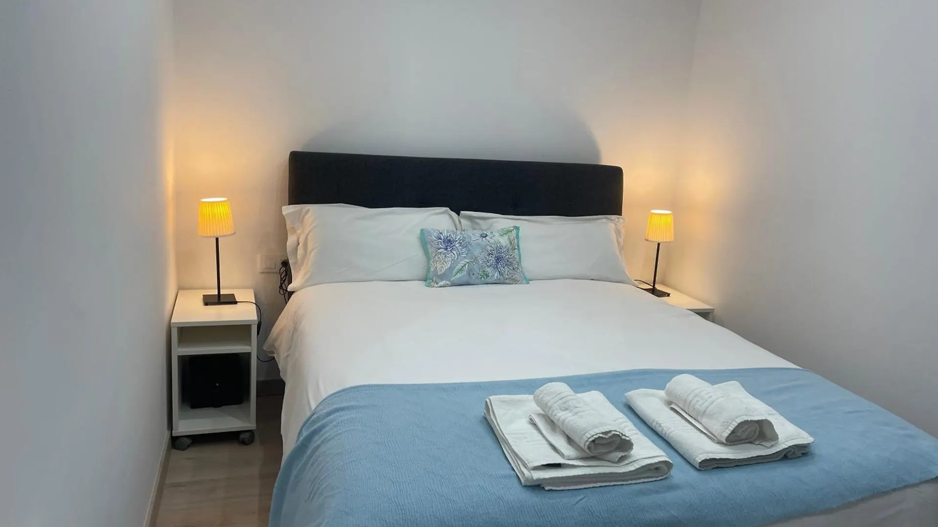 Apartamentos Barcelona - Iberia Daire